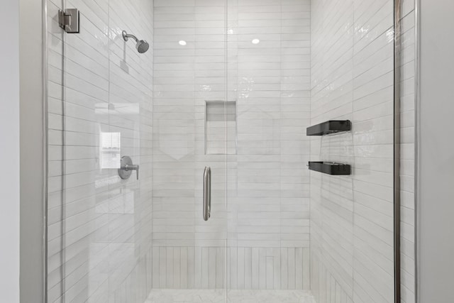 2006 Edison Park Ln, Nashville, TN 37209 - bathroom with a stall shower