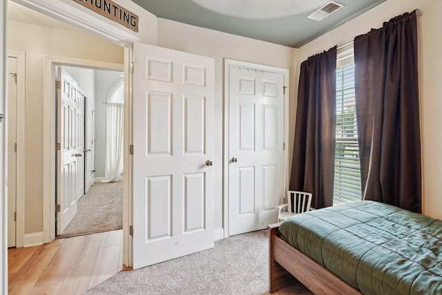 1319 Knoll Ln, Lebanon, TN 37087 - bedroom featuring light wood-type flooring and a closet