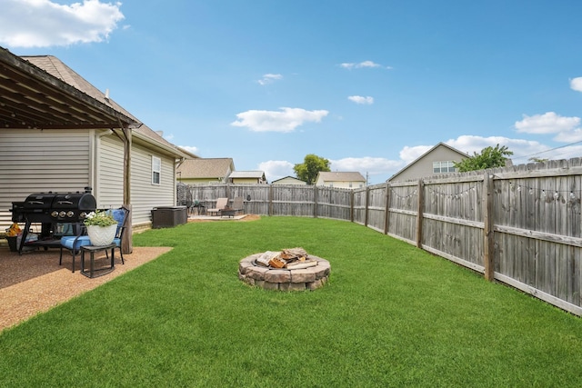 1319 Knoll Ln, Lebanon, TN 37087 - fenced backyard with a fire pit