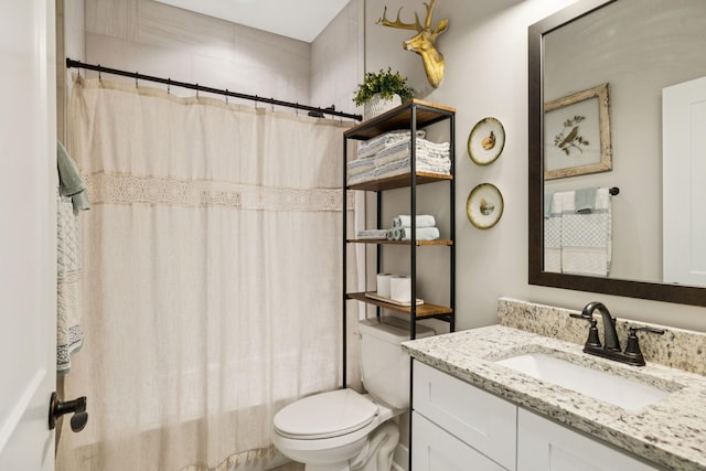 26 Sycamore Rdg W, Burns, TN 37029 - bathroom featuring vanity and shower / tub combo with curtain