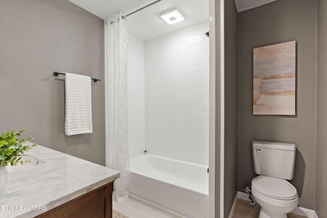 588 Meadowbrook Dr, Mcminnville, TN 37110 - full bath featuring vanity and shower / bath combo with shower curtain