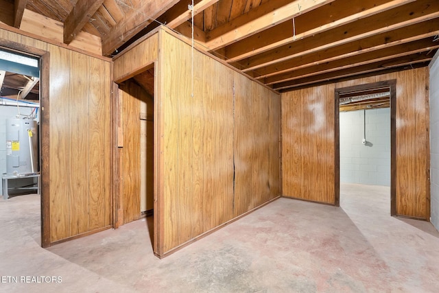588 Meadowbrook Dr, Mcminnville, TN 37110 - below grade area featuring electric water heater