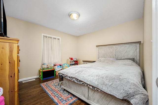 55 Parker Pt, Beechgrove, TN 37018 - bedroom with dark wood-style floors and baseboards
