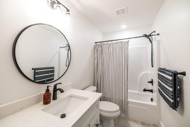 1446 Littleton Ranch Rd, Castalian Springs, TN 37031 - full bath featuring vanity, shower / bath combo with shower curtain, and tile patterned floors