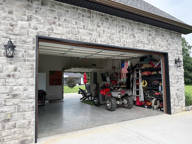 1782 Honey Ln, Estill Springs, TN 37330 - view of garage