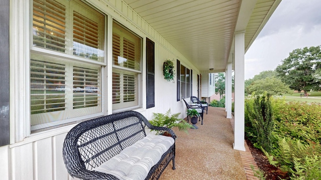 1335 Chippendale Cir, Columbia, TN 38401 - view of porch