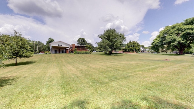 1335 Chippendale Cir, Columbia, TN 38401 - view of green lawn