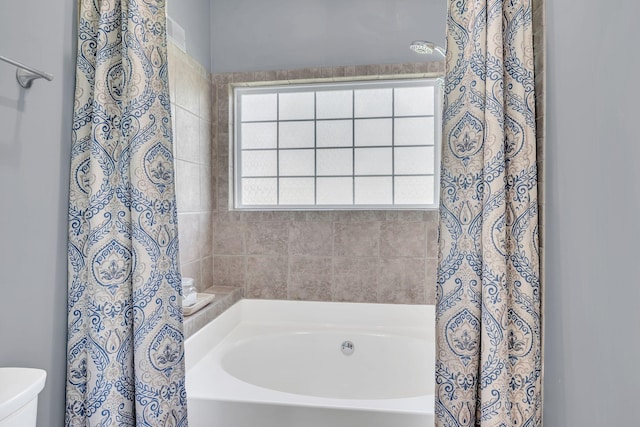 2600 Little Bartons Creek Rd, Cumberland Furnace, TN 37051 - full bath with plenty of natural light and shower / bath combo with shower curtain