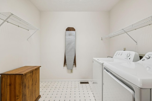 217 Fox Hunt Ln, Lebanon, TN 37087 - laundry room with washer and dryer