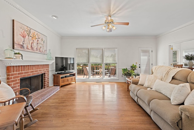 513 Foxcroft Cir, Franklin, TN 37067 - living room with plenty of natural light, ceiling fan, light wood-type flooring, and crown molding