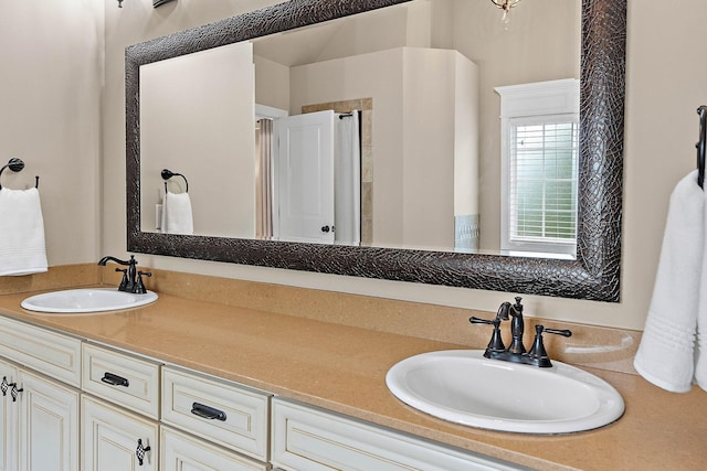 1011 Glessner Dr, Spring Hill, TN 37174 - full bath with double vanity and a shower
