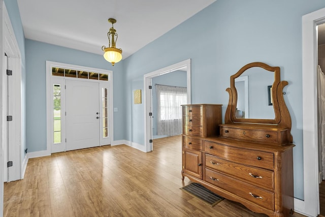 1786 Rocky Glade Rd, Eagleville, TN 37060 - entrance foyer with wood finished floors and baseboards
