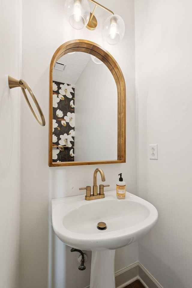 1704 Satterfield Ct, Murfreesboro, TN 37128 - bathroom with a sink