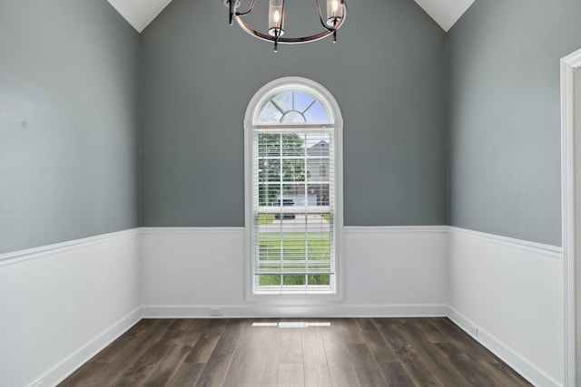1704 Satterfield Ct, Murfreesboro, TN 37128 - spare room featuring vaulted ceiling, a chandelier, and dark wood-style flooring