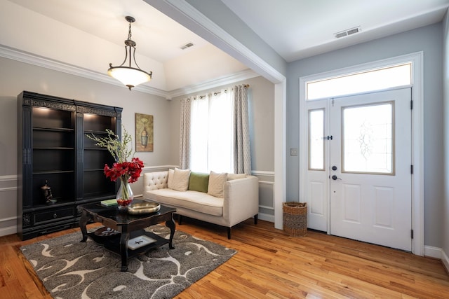 6853 Manassas Gap Ln, Hixson, TN 37343 - living area featuring light wood-style floors and healthy amount of natural light