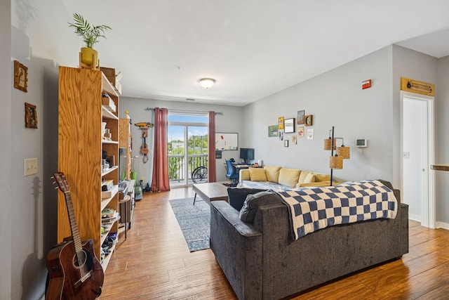 863 Flynn St Unit 302, Chattanooga, TN 37403 - living area with light wood-style flooring