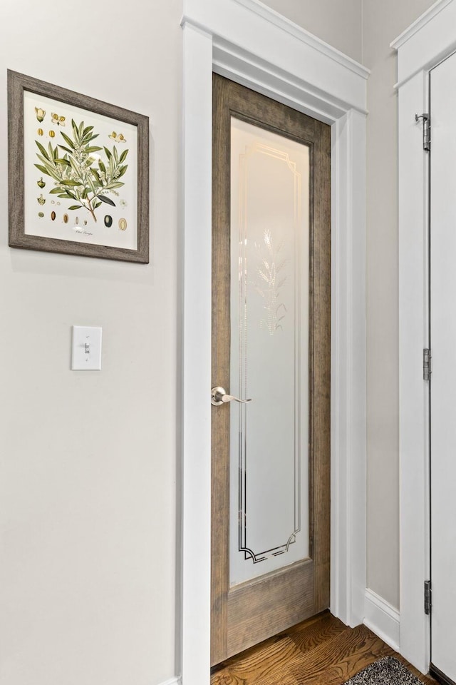4252 Inlet Loop, Chattanooga, TN 37416 - hallway featuring wood finished floors and baseboards