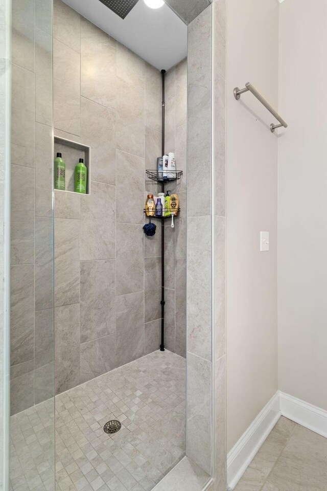 4252 Inlet Loop, Chattanooga, TN 37416 - full bath with baseboards and tiled shower