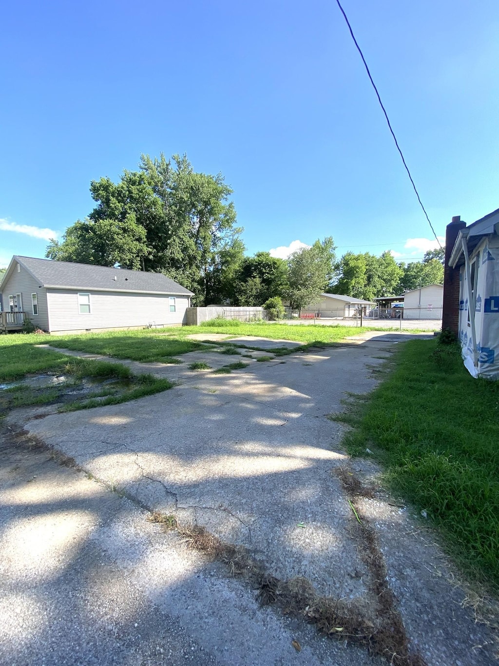 807 Maple Ct, Hopkinsville, KY 42240 - view of asphalt road