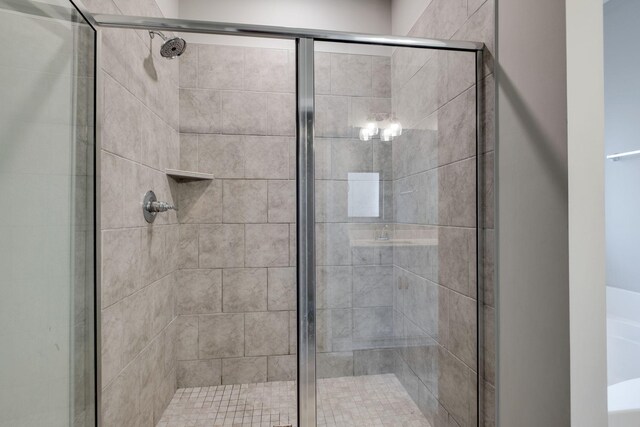 907 Nance Ln, Lebanon, TN 37087 - bathroom featuring a shower stall