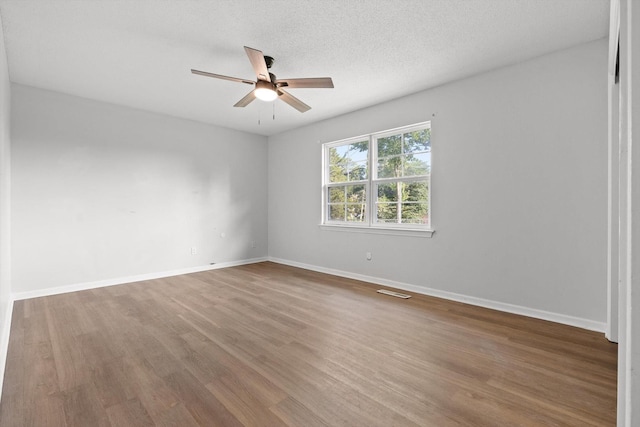 4726 Tarpon Trl, Chattanooga, TN 37416 - spare room featuring ceiling fan and wood finished floors