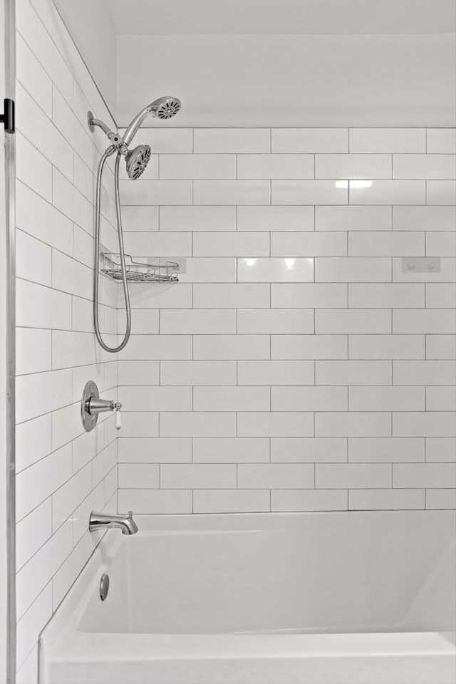 225 Hemphill Ave, Chattanooga, TN 37411 - full bath with shower / washtub combination