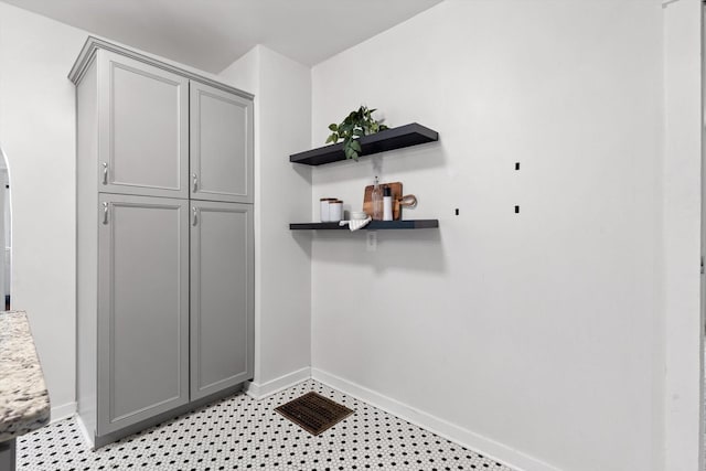 225 Hemphill Ave, Chattanooga, TN 37411 - mudroom with baseboards