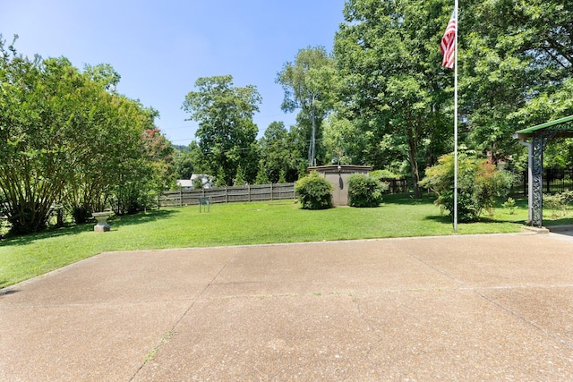 5033 Ragland Dr, Nashville, TN 37220 - view of yard with an outdoor structure and view of scattered trees
