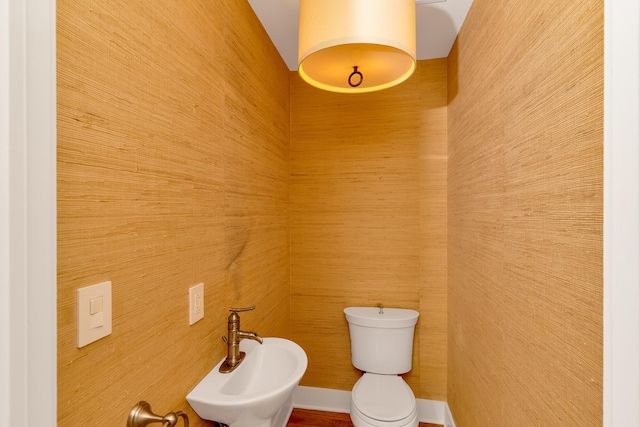 417 Frazier Ave Unit 404, Chattanooga, TN 37405 - half bath featuring a sink and toilet