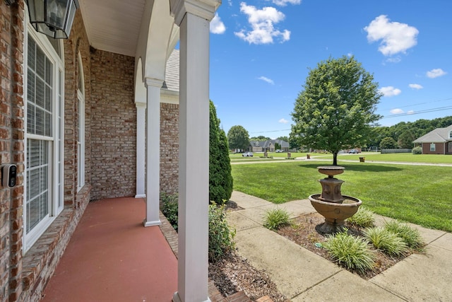 6913 Zion Crossing Ct, Columbia, TN 38401 - porch with a yard