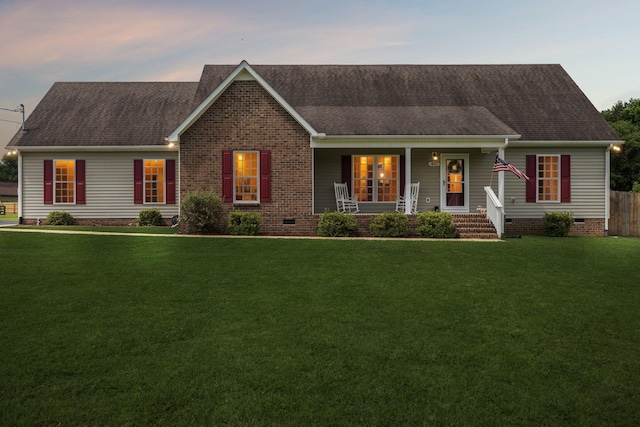 1493 Azalee Ln, Chapel Hill, TN 37034 - view of front facade with crawl space, a front yard, roof with shingles, and covered porch
