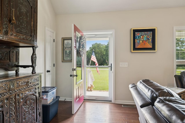 1493 Azalee Ln, Chapel Hill, TN 37034 - foyer featuring dark wood-style floors and baseboards