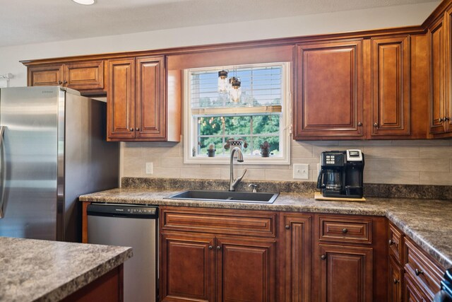 1493 Azalee Ln, Chapel Hill, TN 37034 - kitchen featuring stainless steel appliances, dark countertops, and decorative backsplash