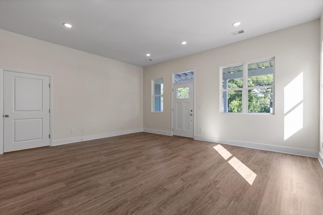 212 Mcbrien Rd, Chattanooga, TN 37411 - foyer featuring wood finished floors and recessed lighting
