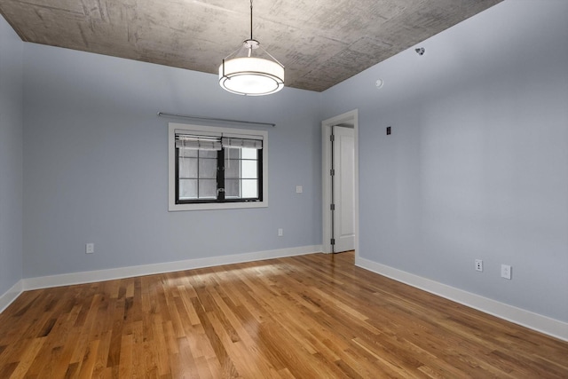 417 Frazier Ave Unit 303, Chattanooga, TN 37405 - empty room featuring light wood finished floors and baseboards
