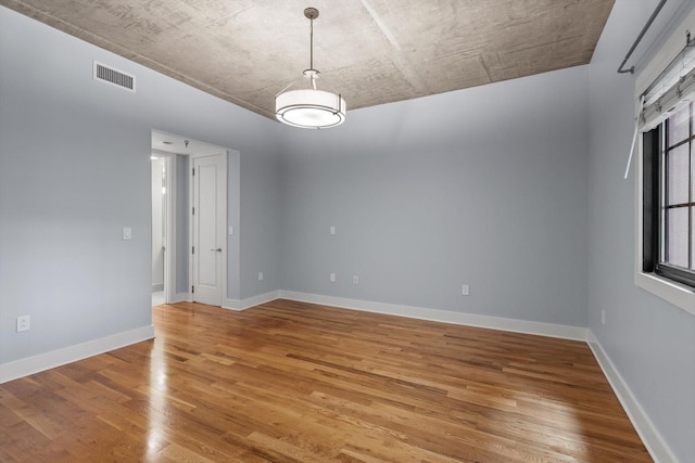 417 Frazier Ave Unit 303, Chattanooga, TN 37405 - empty room with light wood-style flooring and baseboards