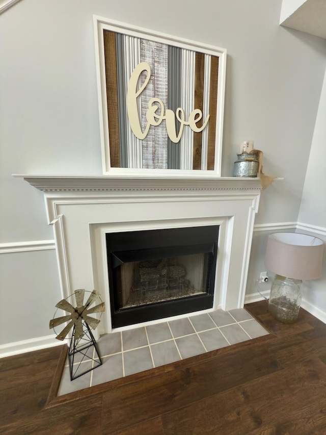 213 Ramsey Rd, Murfreesboro, TN 37127 - detailed view of a fireplace with flush hearth and wood finished floors