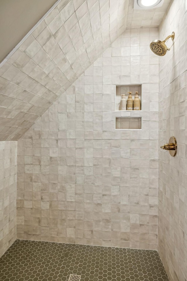 3404 Benham Ave, Nashville, TN 37215 - bathroom with tiled shower and lofted ceiling