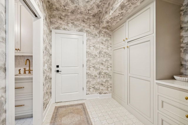 3404 Benham Ave, Nashville, TN 37215 - mudroom with a sink and wallpapered walls