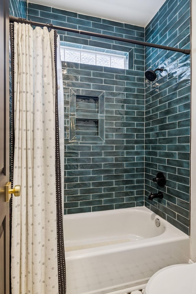 3404 Benham Ave, Nashville, TN 37215 - bathroom featuring shower / bath combo with shower curtain and toilet
