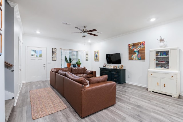 611 Hawkeye Ct, Eagleville, TN 37060 - living room featuring crown molding, a ceiling fan, light wood-style flooring, and recessed lighting