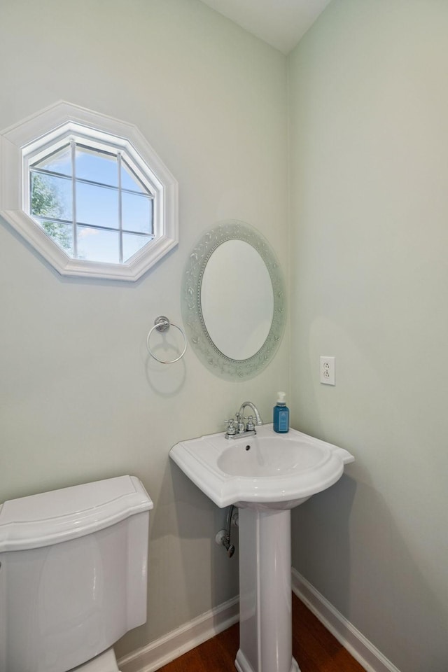 2707 Albany Ct, Murfreesboro, TN 37129 - bathroom with toilet and wood finished floors