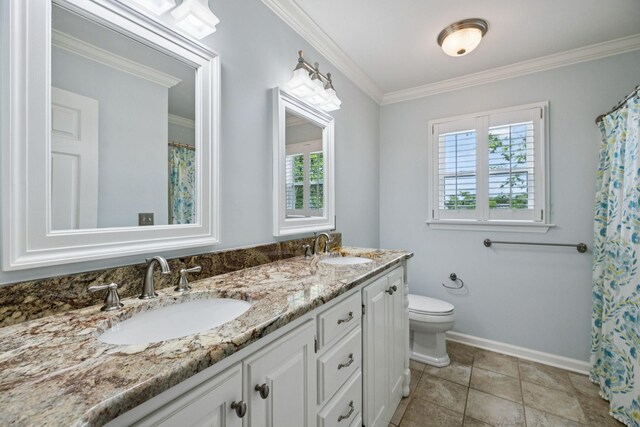 2707 Albany Ct, Murfreesboro, TN 37129 - full bathroom with double vanity, crown molding, and a shower with curtain