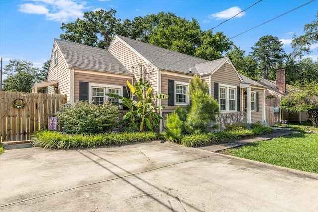 615 S Moore Rd, Chattanooga, TN 37412 - view of front of home featuring roof with shingles
