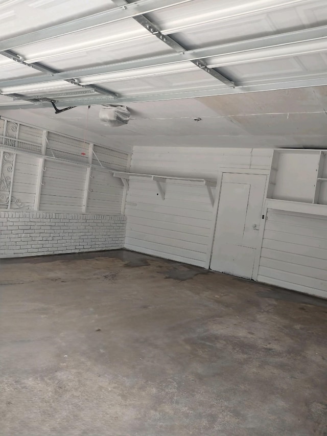 3084 Edgeware Rd S, Memphis, TN 38118 - garage featuring a garage door opener