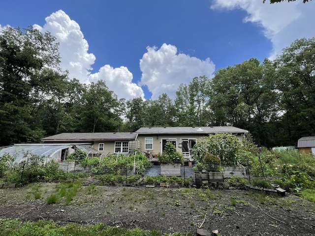 407 Cedar Rd, Pikeville, TN 37367 - single story home with a garden