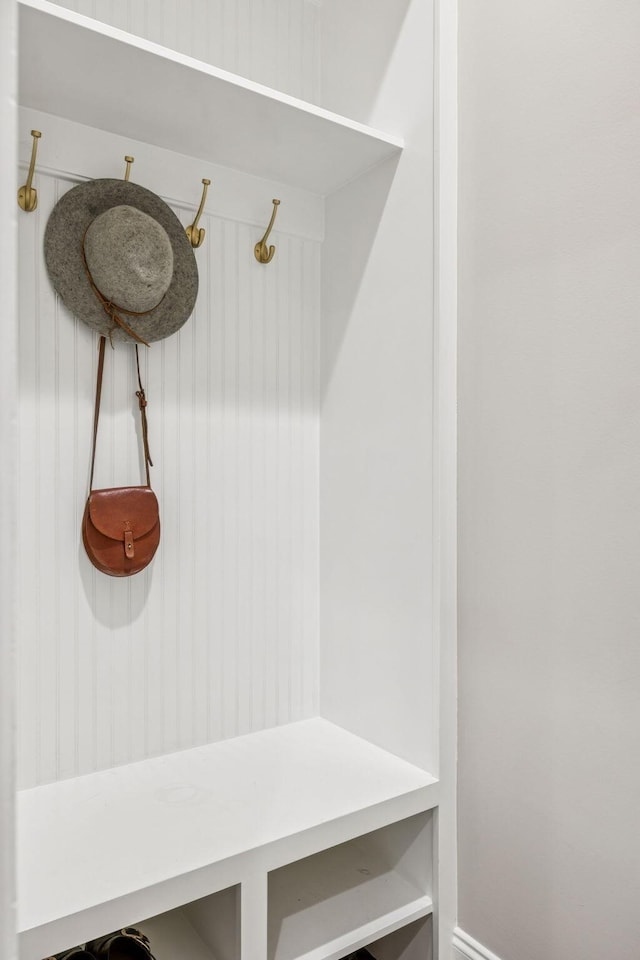 1808 Mosaic Trl, Murfreesboro, TN 37130 - mudroom with baseboards