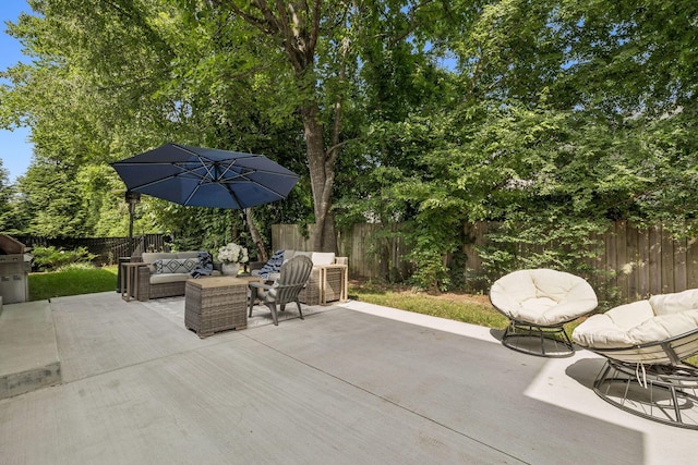 1808 Mosaic Trl, Murfreesboro, TN 37130 - fenced backyard with outdoor lounge area and a patio area