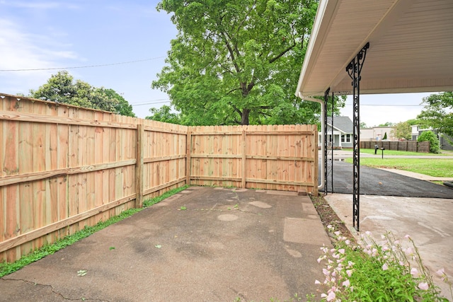 101 Arnold Ln, Murfreesboro, TN 37127 - view of patio featuring a gate
