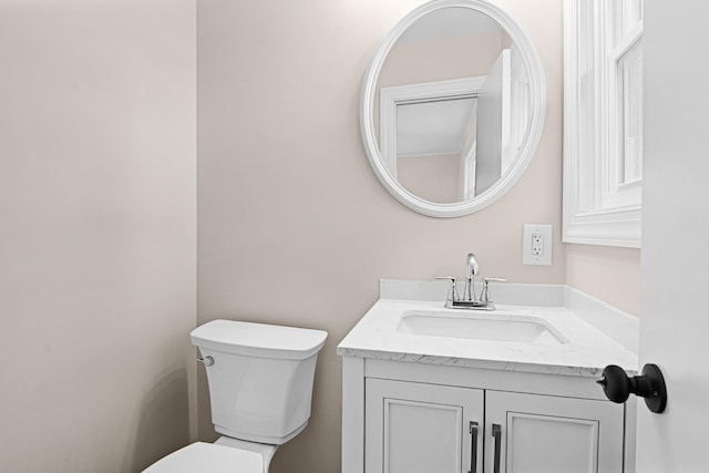 101 Arnold Ln, Murfreesboro, TN 37127 - half bathroom with vanity and toilet